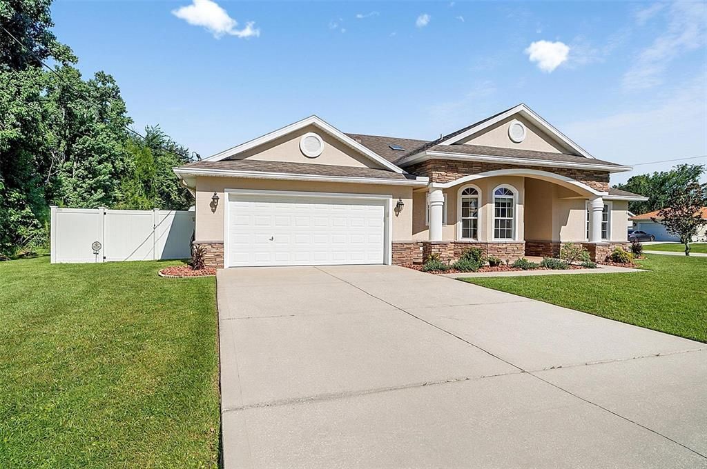 На продажу: $499,000 (4 спален, 2 ванн, 2048 Квадратных фут)
