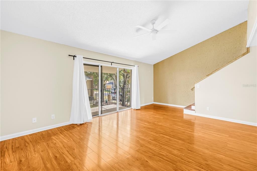 На продажу: $229,000 (2 спален, 2 ванн, 1408 Квадратных фут)