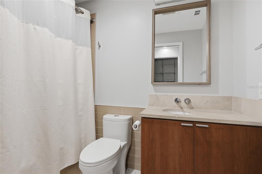 В аренду: $2,300 (1 спален, 1 ванн, 606 Квадратных фут)