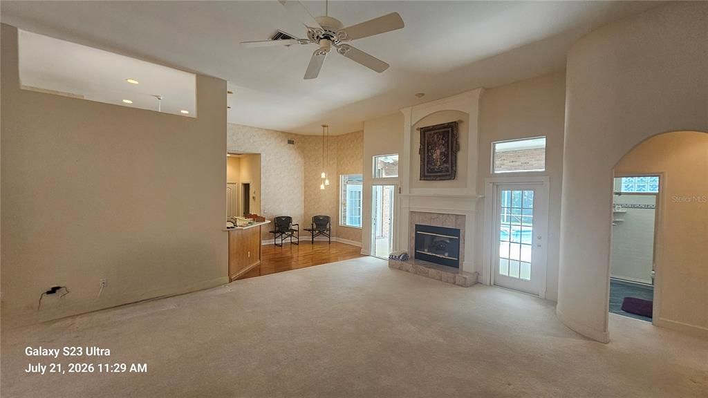 For Rent: $3,000 (4 beds, 3 baths, 2921 Square Feet)
