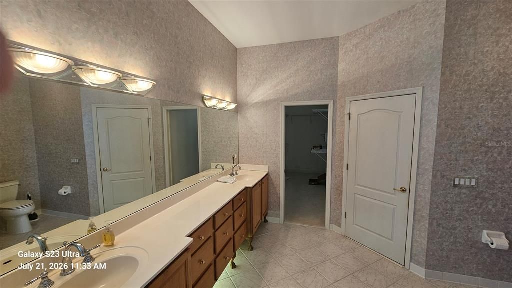 For Rent: $3,000 (4 beds, 3 baths, 2921 Square Feet)