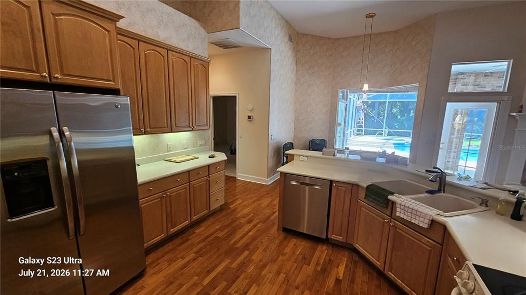 For Rent: $3,000 (4 beds, 3 baths, 2921 Square Feet)