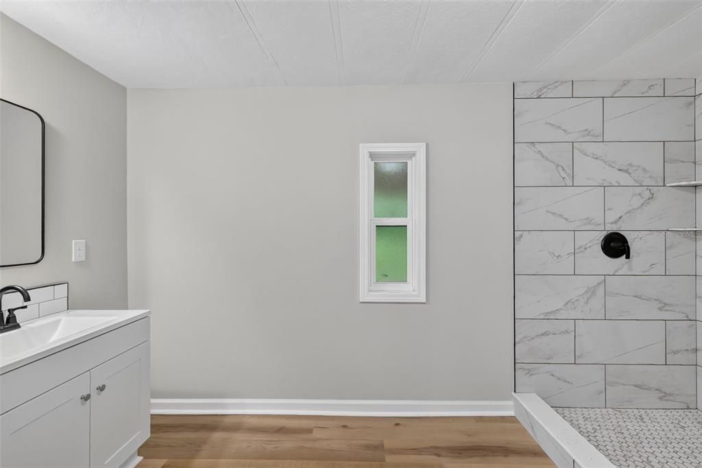 For Sale: $319,900 (4 beds, 3 baths, 1683 Square Feet)