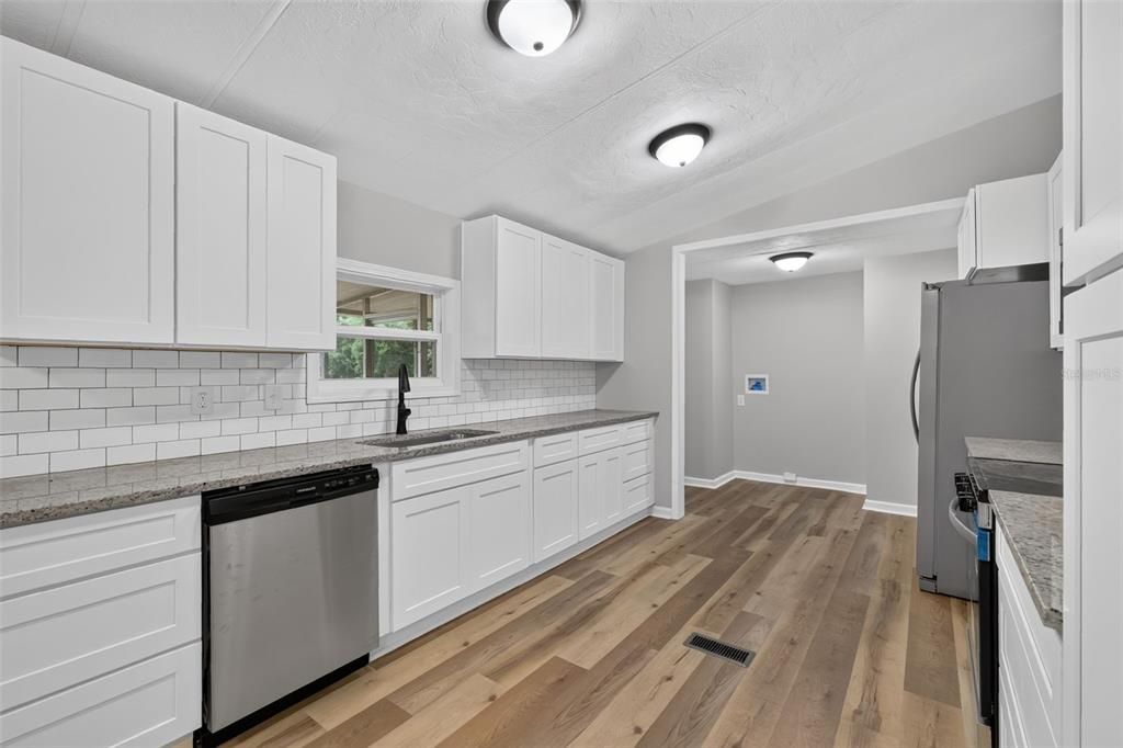 For Sale: $319,900 (4 beds, 3 baths, 1683 Square Feet)