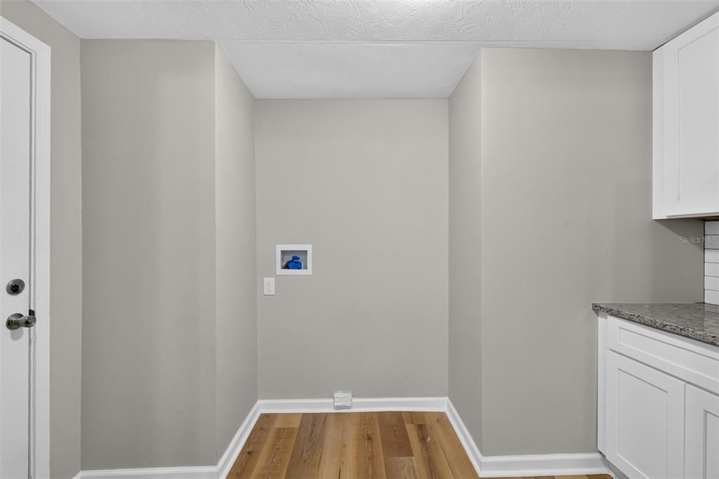 For Sale: $319,900 (4 beds, 3 baths, 1683 Square Feet)