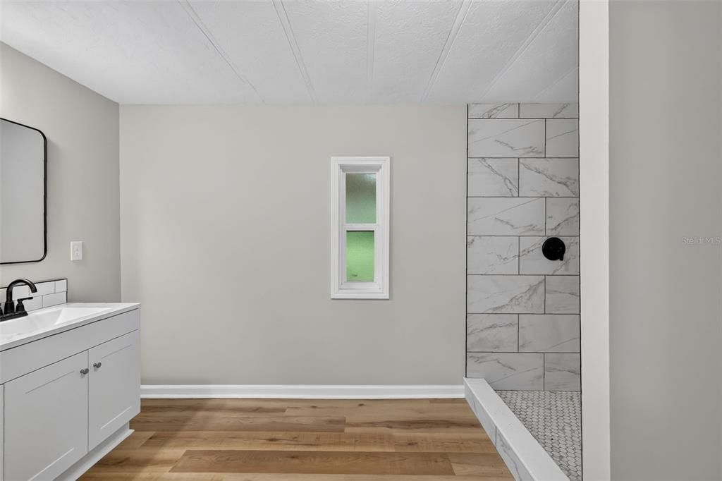 For Sale: $319,900 (4 beds, 3 baths, 1683 Square Feet)