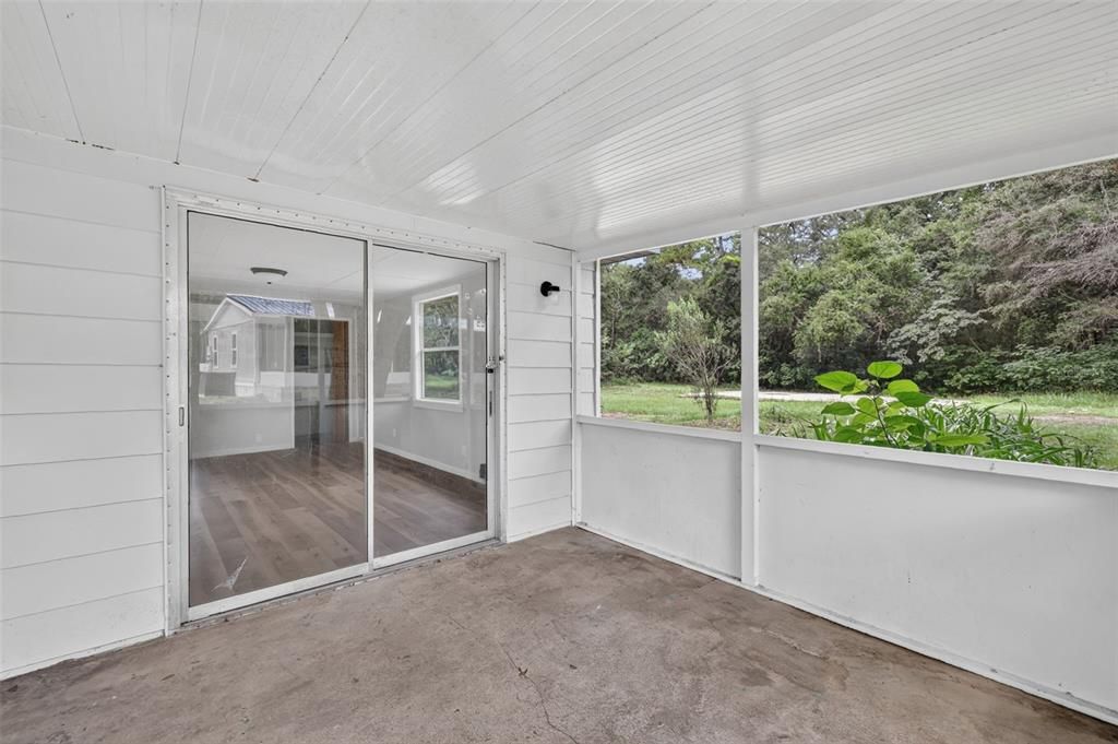 For Sale: $319,900 (4 beds, 3 baths, 1683 Square Feet)