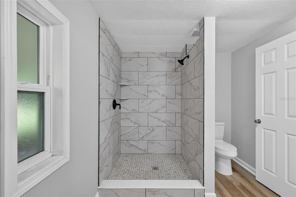 For Sale: $319,900 (4 beds, 3 baths, 1683 Square Feet)