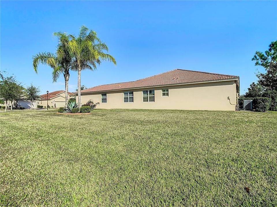 For Sale: $325,000 (3 beds, 2 baths, 1800 Square Feet)