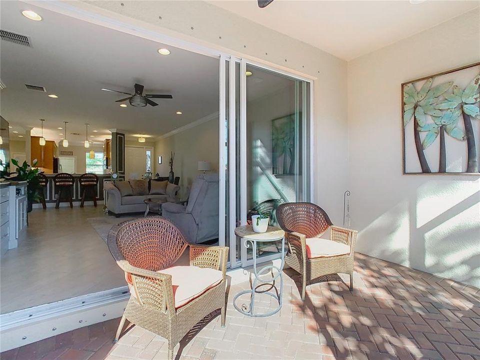 For Sale: $325,000 (3 beds, 2 baths, 1800 Square Feet)