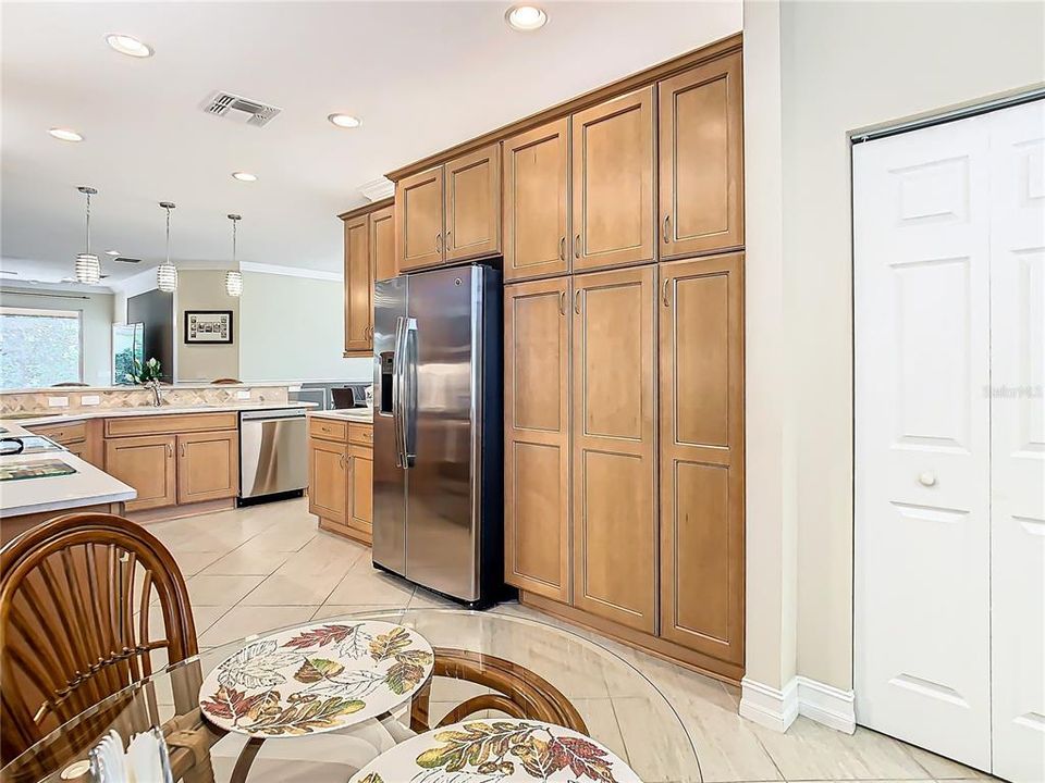For Sale: $325,000 (3 beds, 2 baths, 1800 Square Feet)