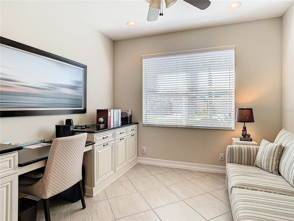 For Sale: $325,000 (3 beds, 2 baths, 1800 Square Feet)