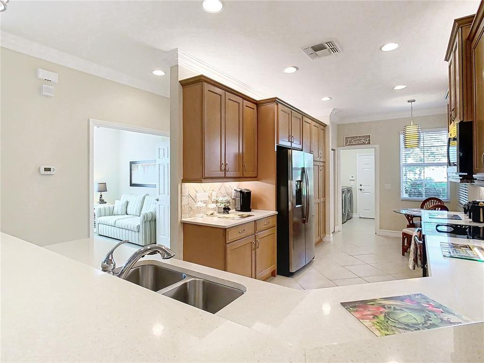 For Sale: $325,000 (3 beds, 2 baths, 1800 Square Feet)