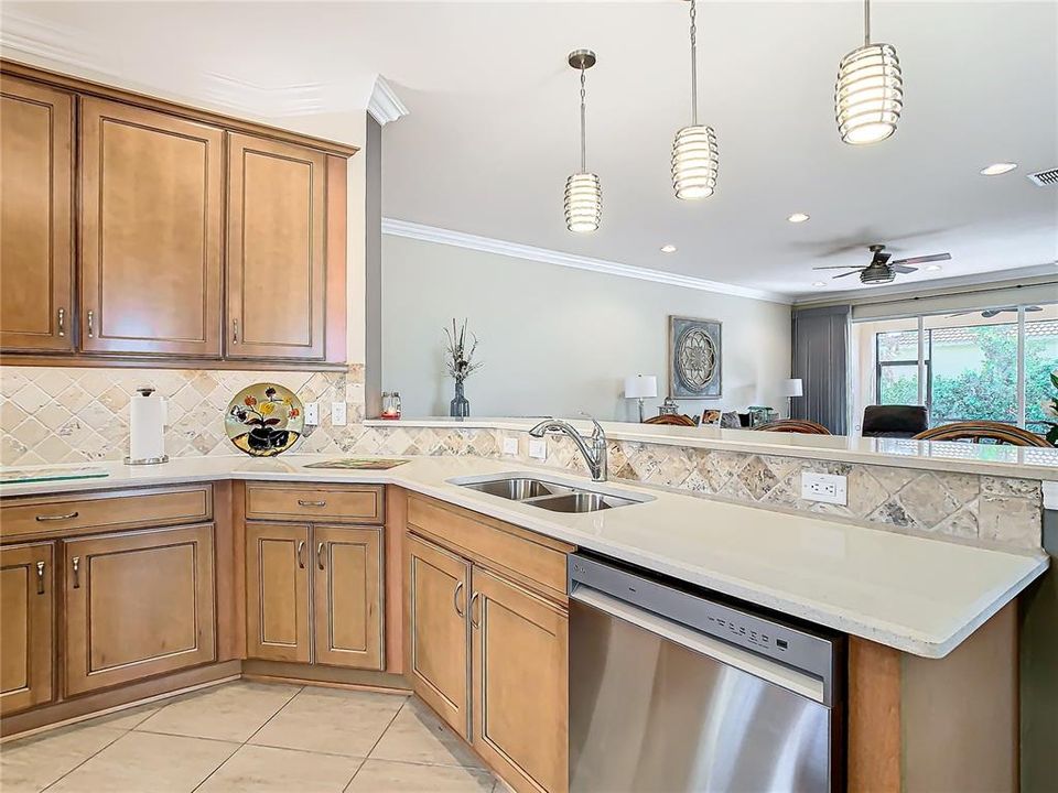 For Sale: $325,000 (3 beds, 2 baths, 1800 Square Feet)