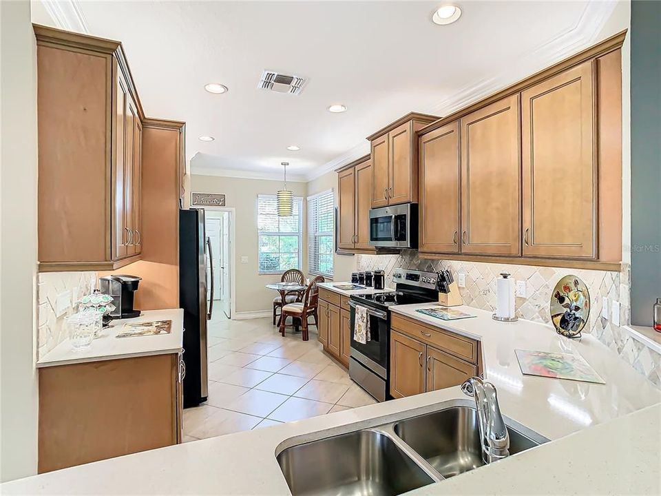 For Sale: $325,000 (3 beds, 2 baths, 1800 Square Feet)