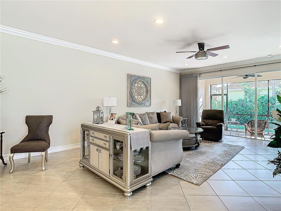 For Sale: $325,000 (3 beds, 2 baths, 1800 Square Feet)