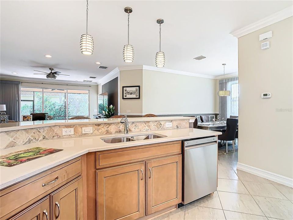 For Sale: $325,000 (3 beds, 2 baths, 1800 Square Feet)