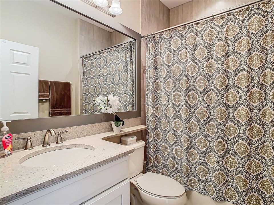 For Sale: $325,000 (3 beds, 2 baths, 1800 Square Feet)