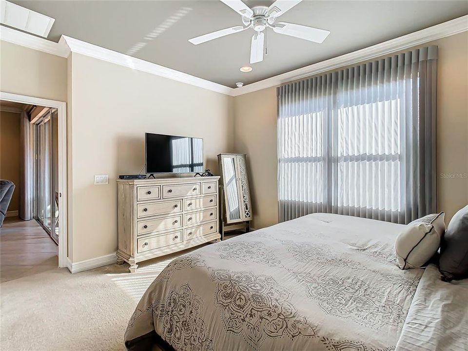For Sale: $325,000 (3 beds, 2 baths, 1800 Square Feet)