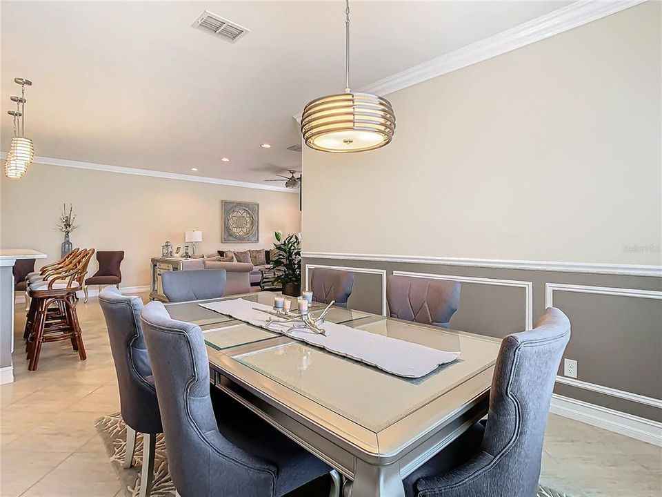 For Sale: $325,000 (3 beds, 2 baths, 1800 Square Feet)