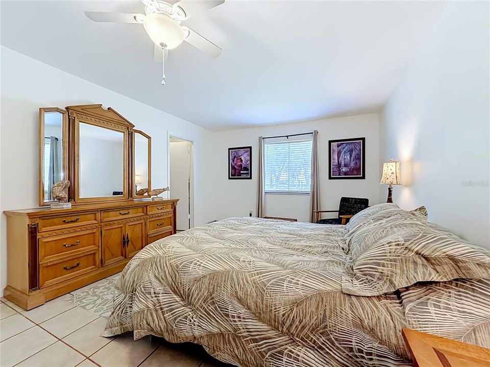 For Sale: $110,000 (1 beds, 1 baths, 844 Square Feet)