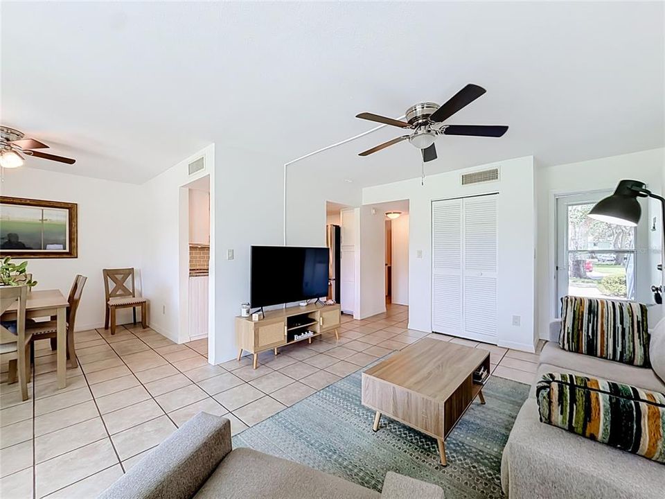 For Sale: $110,000 (1 beds, 1 baths, 844 Square Feet)