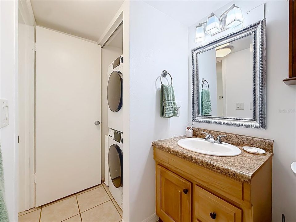 For Sale: $110,000 (1 beds, 1 baths, 844 Square Feet)