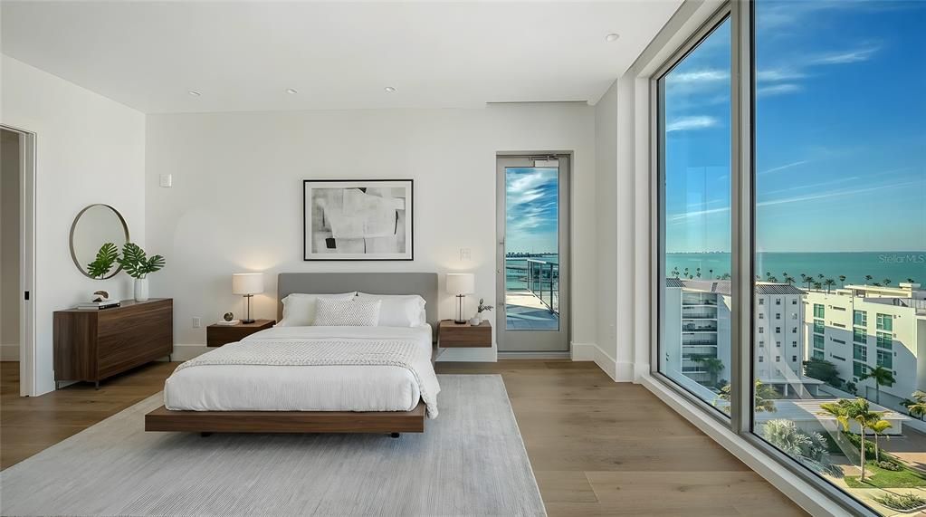 For Sale: $4,600,000 (3 beds, 3 baths, 2400 Square Feet)