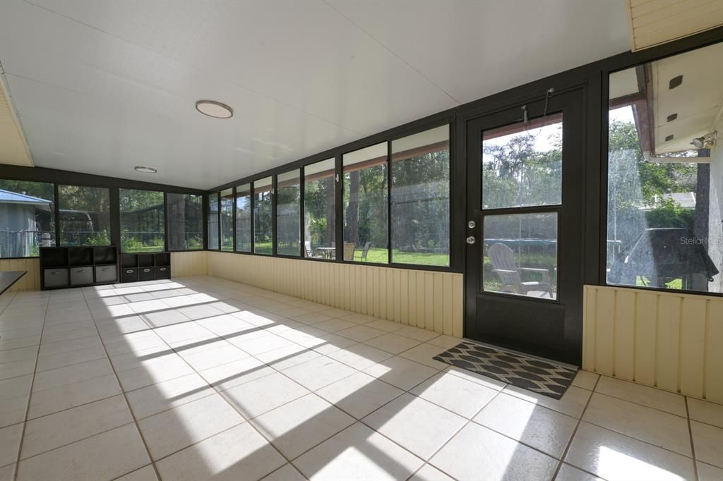 En Venta: $375,000 (4 camas, 2 baños, 1843 Pies cuadrados)
