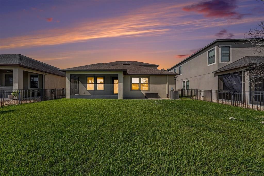 En Venta: $439,900 (4 camas, 2 baños, 2560 Pies cuadrados)