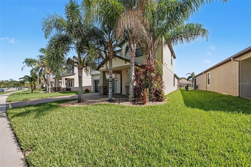 En Venta: $439,900 (4 camas, 2 baños, 2560 Pies cuadrados)
