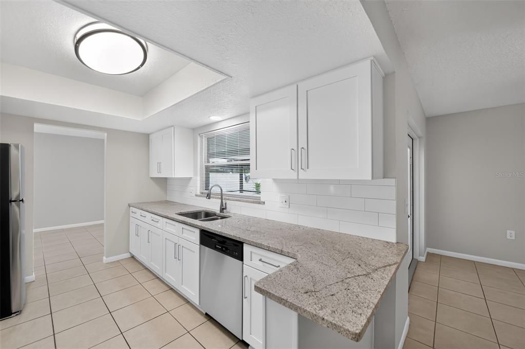 En Venta: $369,900 (3 camas, 2 baños, 1584 Pies cuadrados)