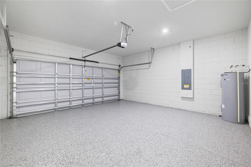 На продажу: $289,000 (4 спален, 2 ванн, 1765 Квадратных фут)