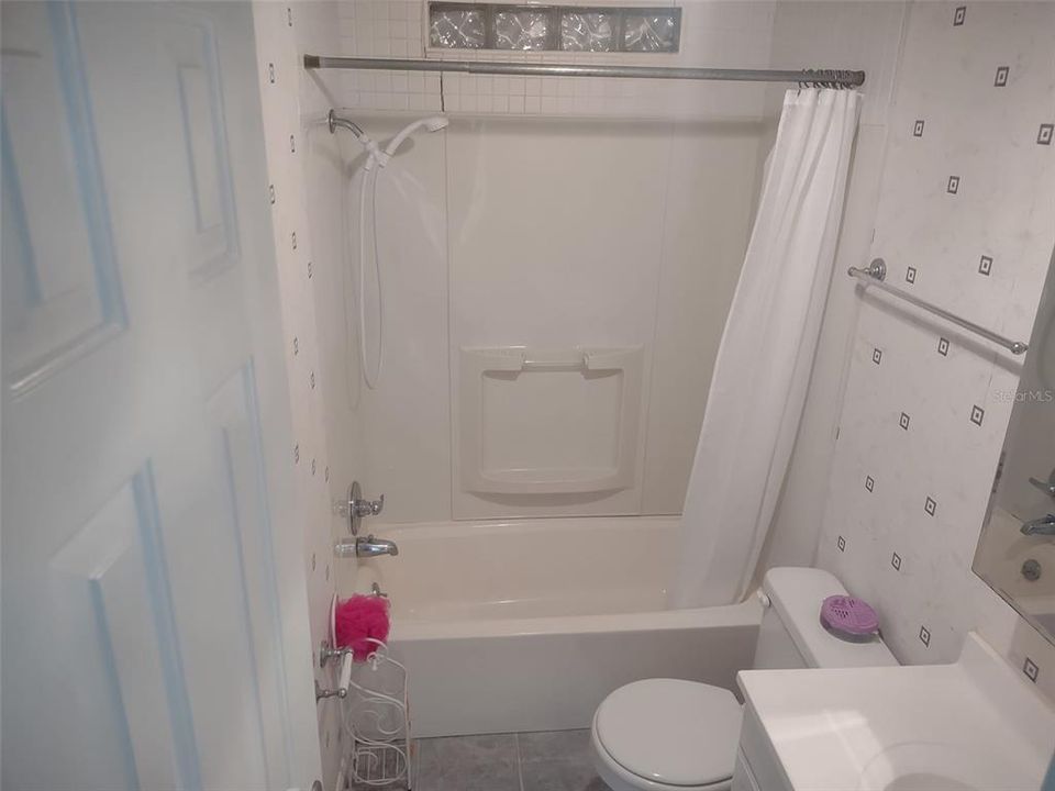 На продажу: $285,000 (5 спален, 3 ванн, 2094 Квадратных фут)