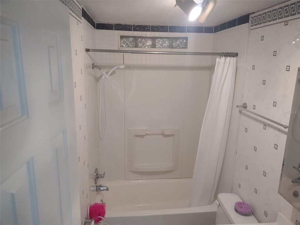 На продажу: $285,000 (5 спален, 3 ванн, 2094 Квадратных фут)