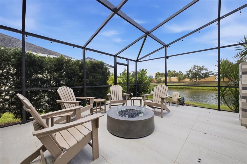 En Venta: $919,900 (4 camas, 3 baños, 2412 Pies cuadrados)