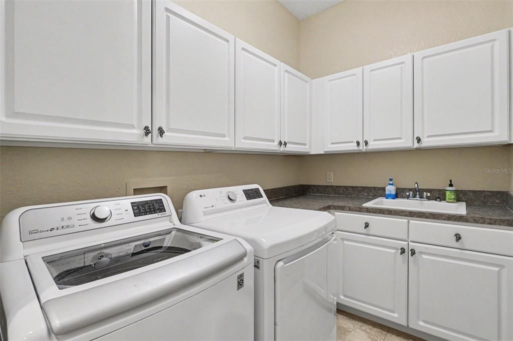 For Sale: $749,500 (4 beds, 3 baths, 3144 Square Feet)