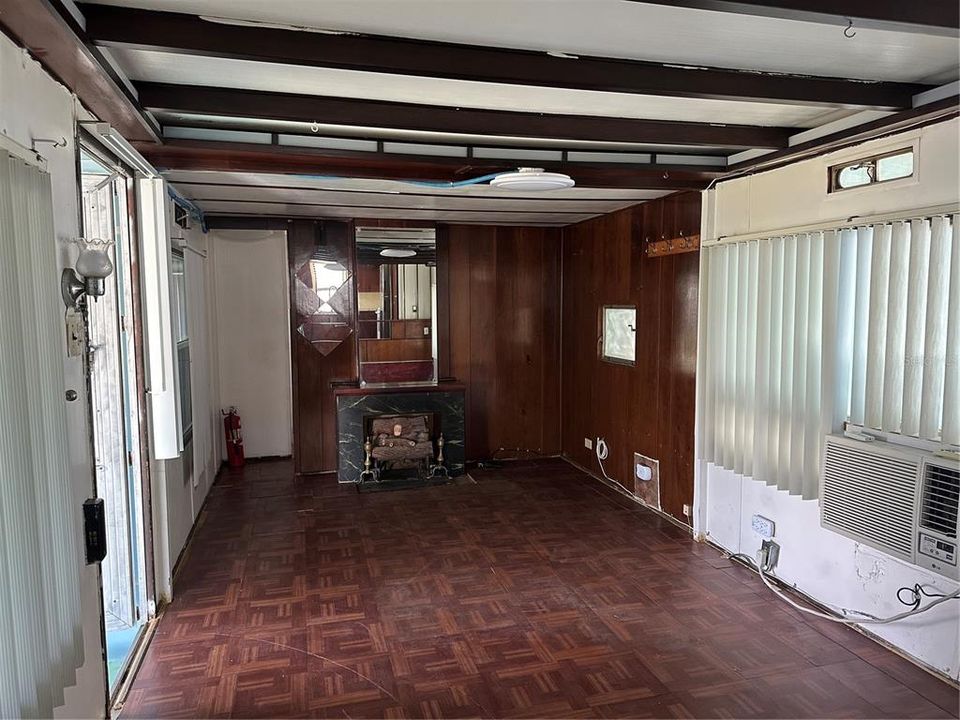 Activo con contrato: $50,000 (1 camas, 1 baños, 653 Pies cuadrados)