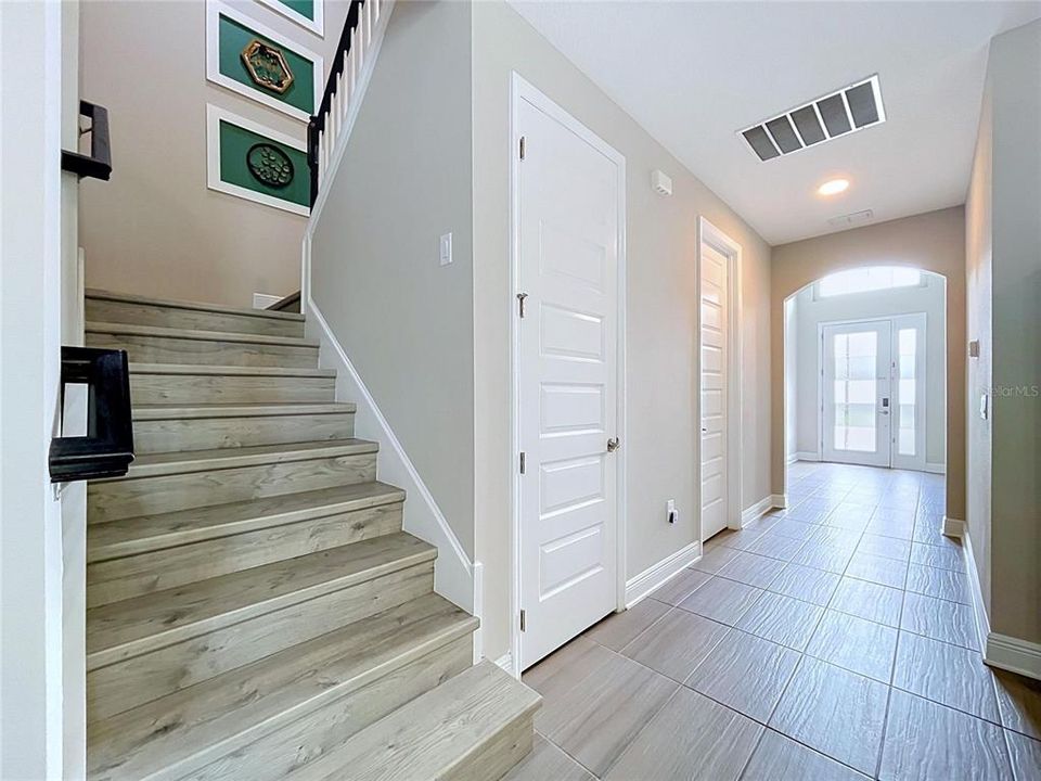 En Venta: $615,000 (5 camas, 3 baños, 3316 Pies cuadrados)