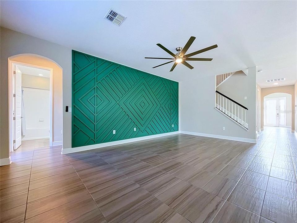 En Venta: $615,000 (5 camas, 3 baños, 3316 Pies cuadrados)
