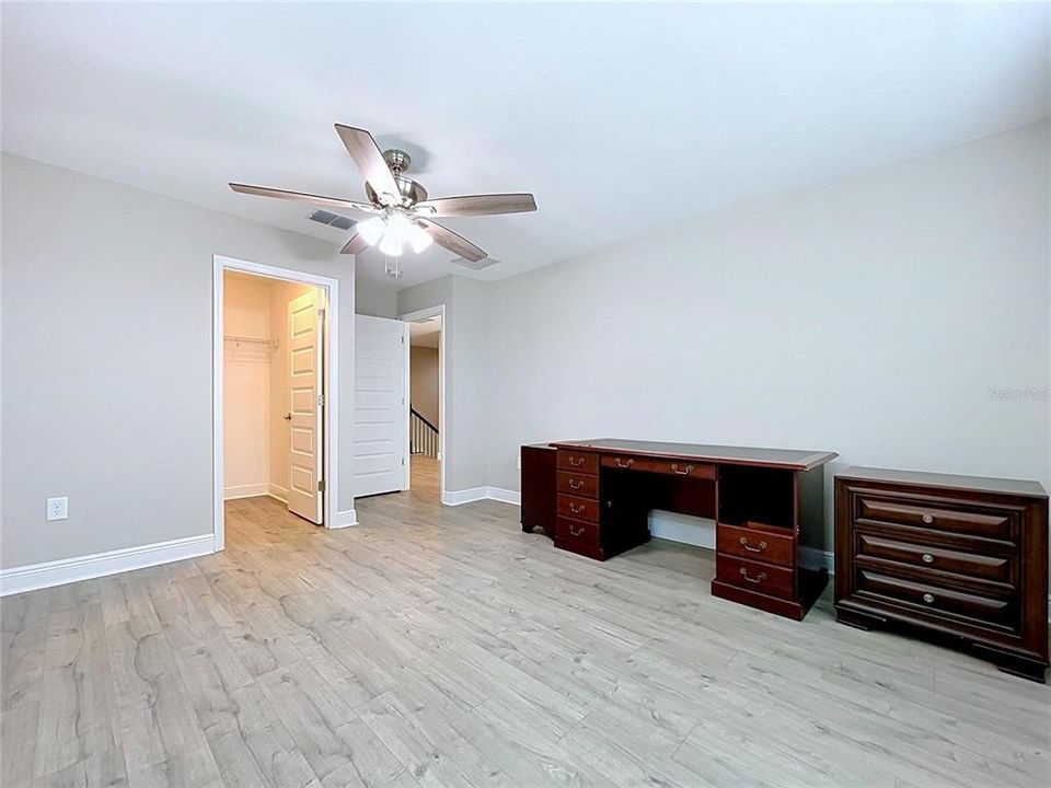 En Venta: $615,000 (5 camas, 3 baños, 3316 Pies cuadrados)