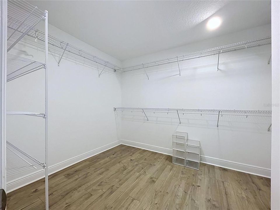 En Venta: $615,000 (5 camas, 3 baños, 3316 Pies cuadrados)