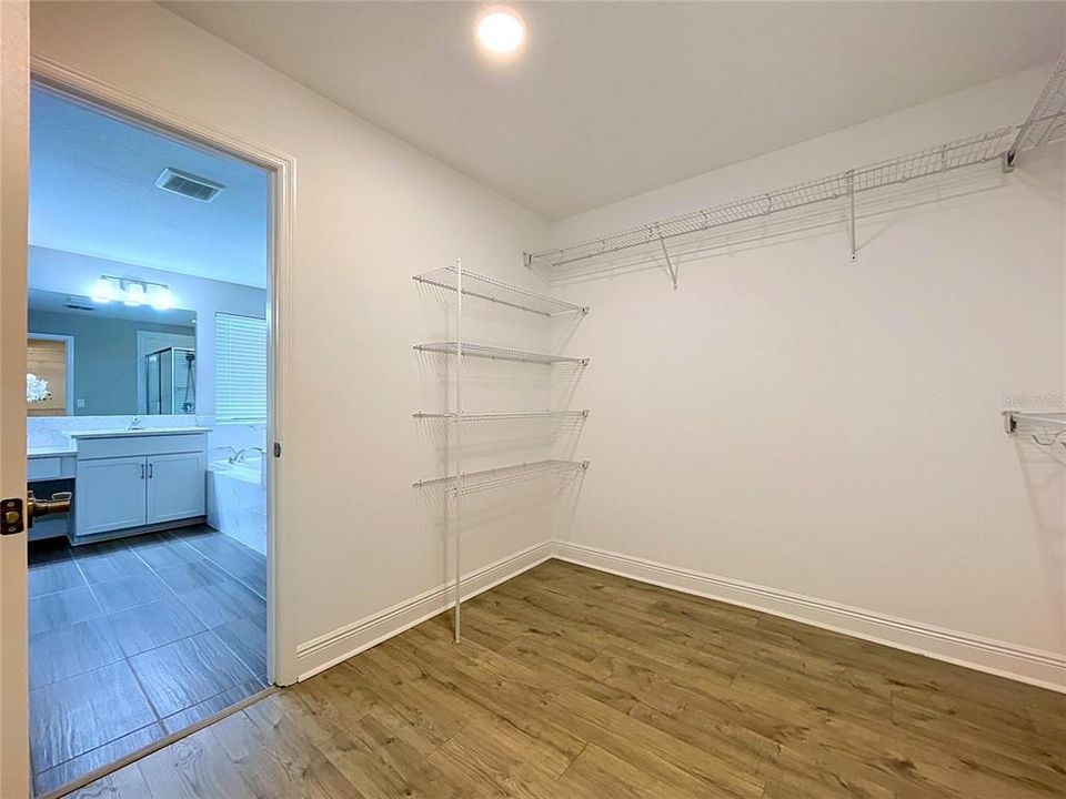 En Venta: $615,000 (5 camas, 3 baños, 3316 Pies cuadrados)