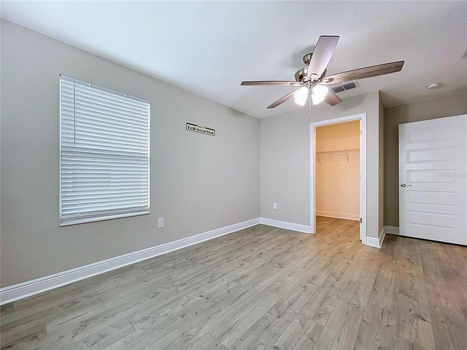 En Venta: $615,000 (5 camas, 3 baños, 3316 Pies cuadrados)
