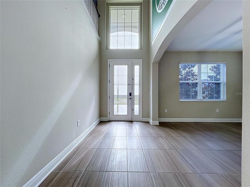 En Venta: $615,000 (5 camas, 3 baños, 3316 Pies cuadrados)