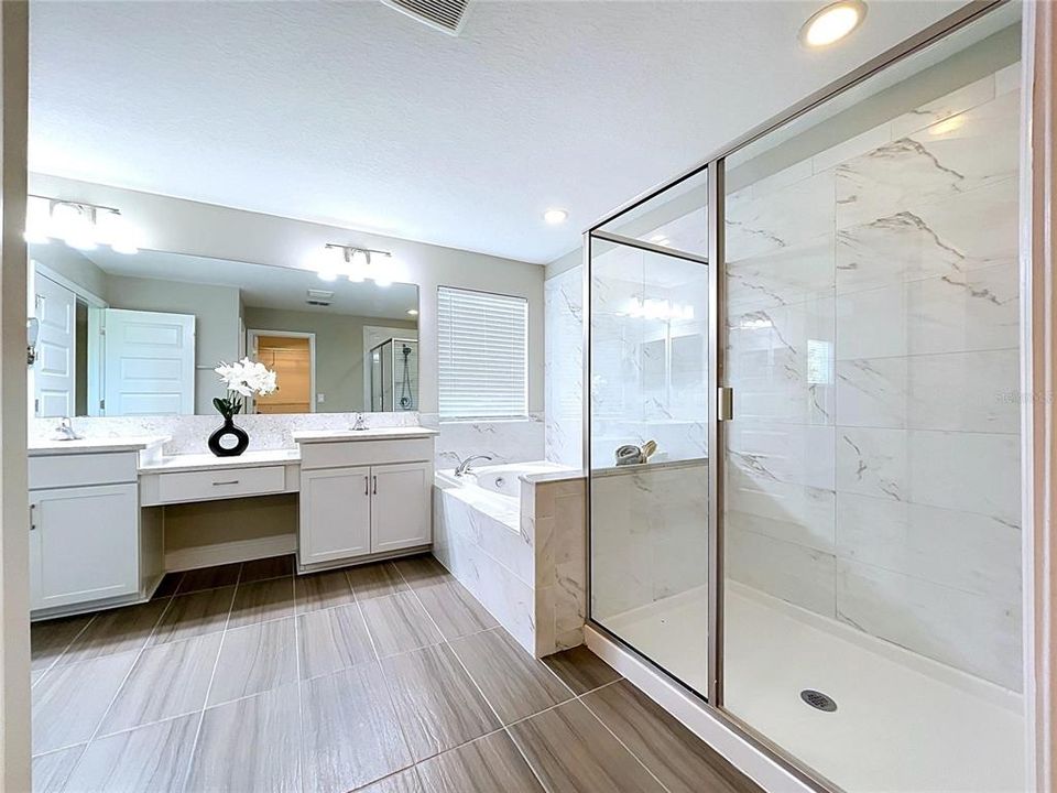En Venta: $615,000 (5 camas, 3 baños, 3316 Pies cuadrados)