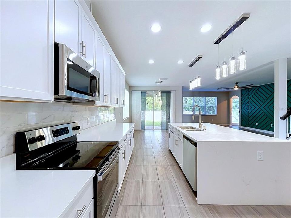 En Venta: $615,000 (5 camas, 3 baños, 3316 Pies cuadrados)