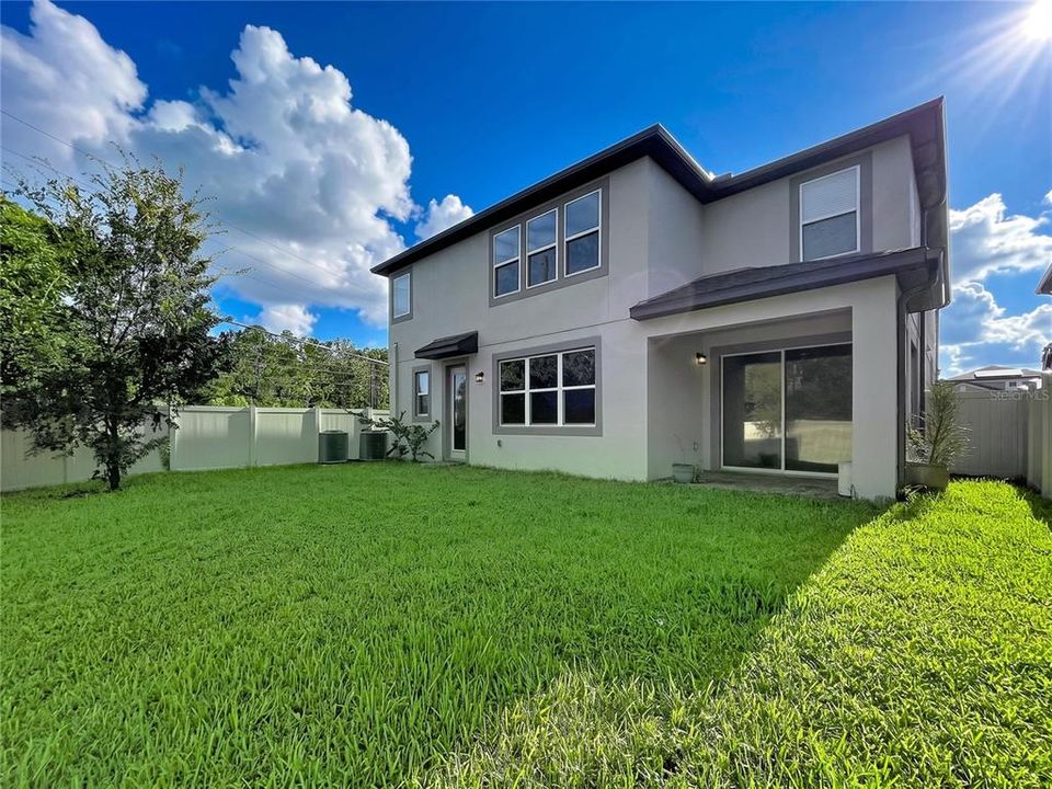 En Venta: $615,000 (5 camas, 3 baños, 3316 Pies cuadrados)