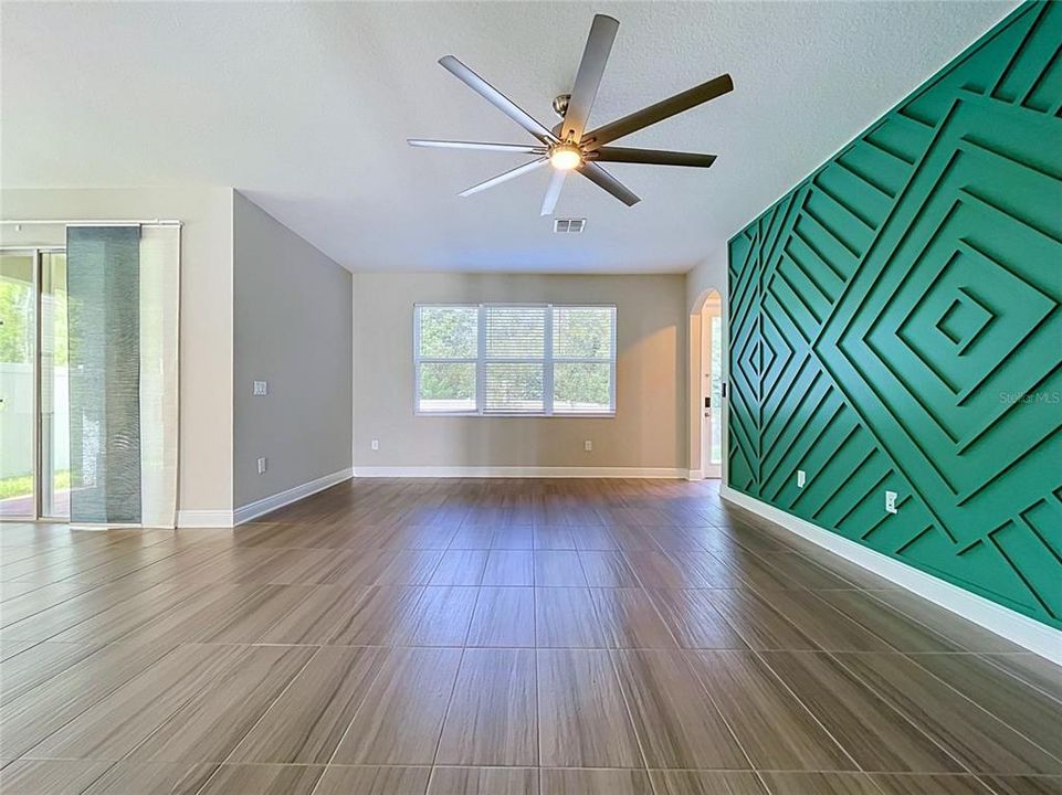 En Venta: $615,000 (5 camas, 3 baños, 3316 Pies cuadrados)