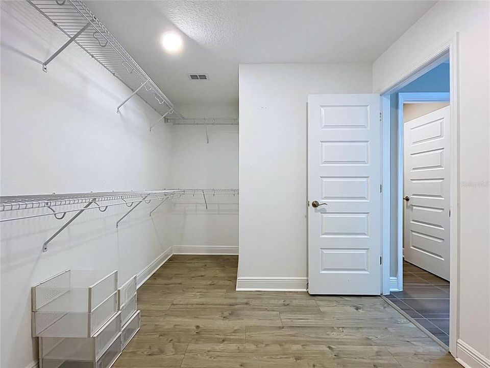 En Venta: $615,000 (5 camas, 3 baños, 3316 Pies cuadrados)